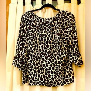 Michael Kors top Caramel leopard print 3/4 bell sleeve with ruffle size XL